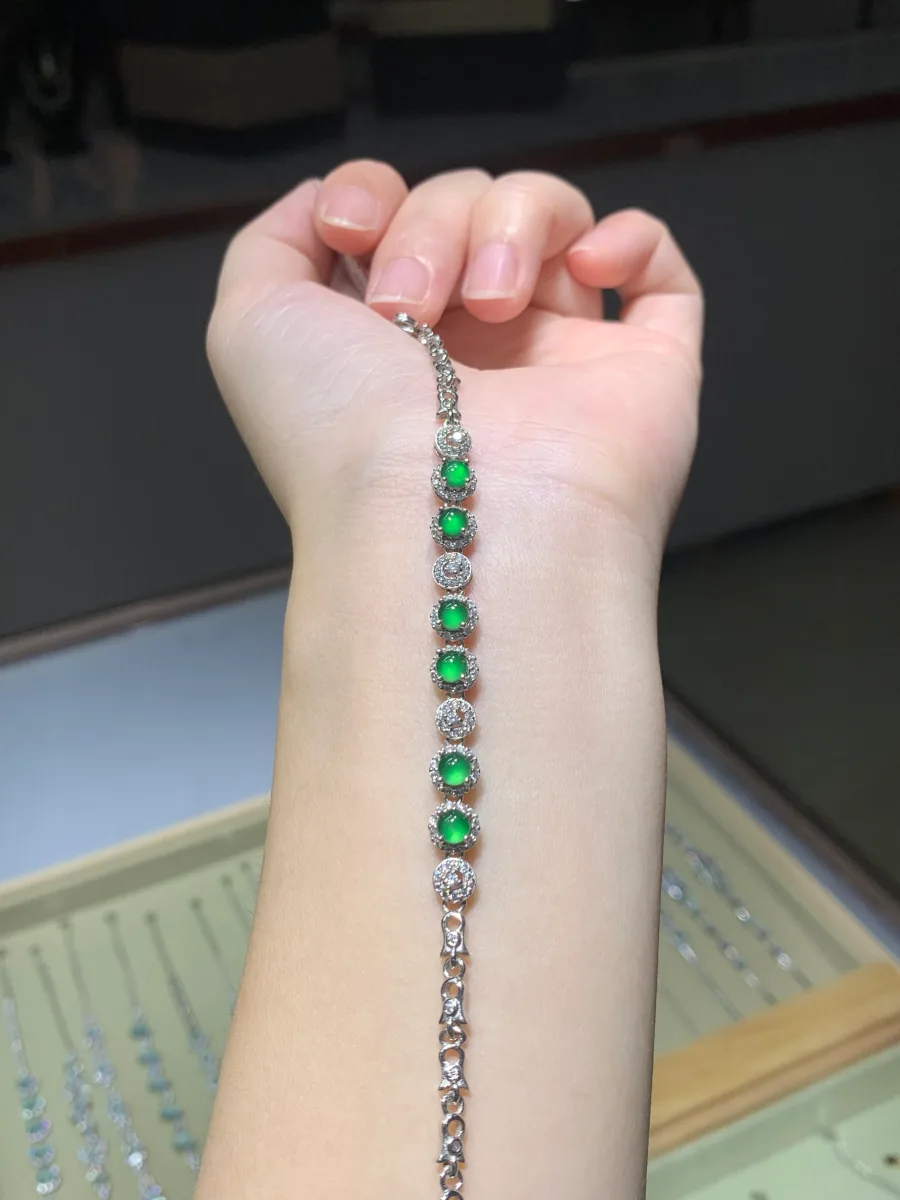 Greenstone Circle Bracelet in Silver